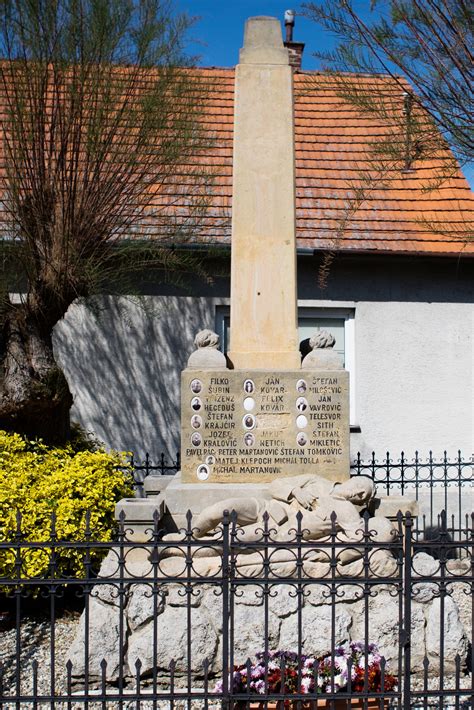 Pamätník padlým vojakom v mierových misiách