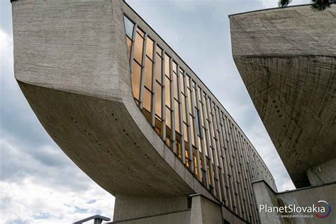 Historická fotografia: Pamätník SNP v Banskej Bystrici