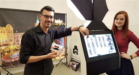 Fotokútik s tabletom a Selfiewall na párty