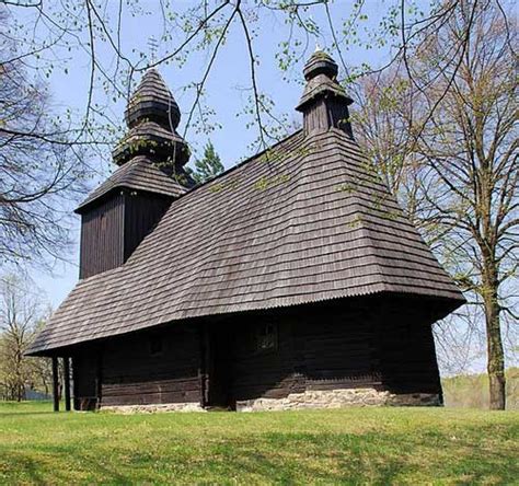 Drevený kostol v Dobroči, Čierny Balog - exteriér