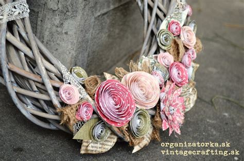 Ukážka hotového venca z papierových kvetov