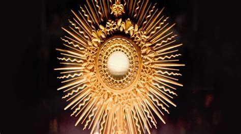 Schéma sviatostí kresťanskej iniciácie (krst, myropomazanie, Eucharistia) ako jeden celok.
