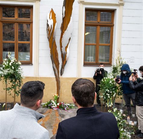 Fotografia pamätníka Jána Kuciaka a Martiny Kušnírovej