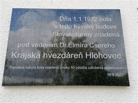 Tematické foto: Pamiatková tabuľa k podpisu prímeria v Compiègne