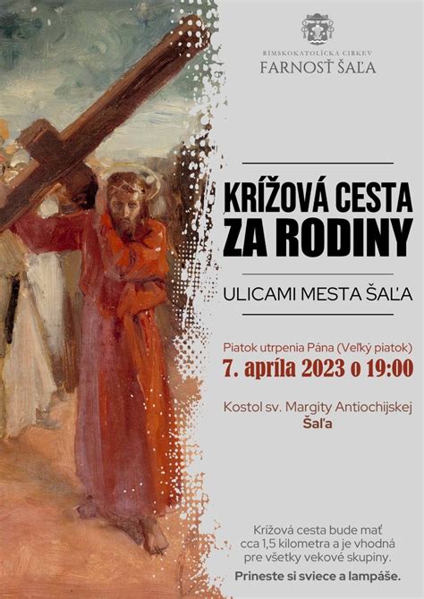 Foto veriacich modliacich sa krížovú cestu v kostole