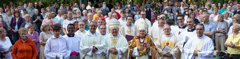 Tematické foto slávnosti Najsvätejšieho Srdca Ježišovho, zhromaždenie veriacich