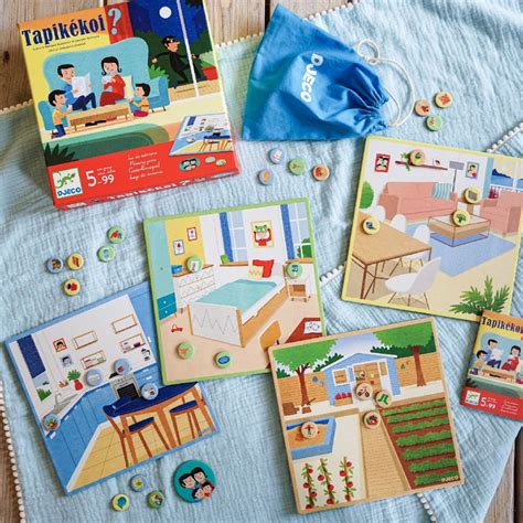 Tematické foto rodiny hrajúcej spoločenské hry v chate