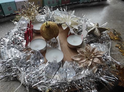 koláž netradičných adventných vencov