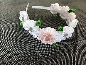 Detail ozdoby do vlasov Kanzashi