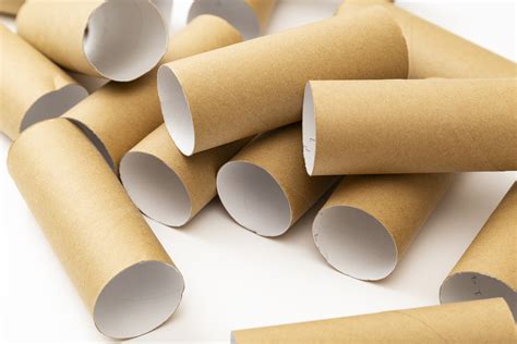 Schéma výroby sadbového kvetináča z rolky toaletného papiera