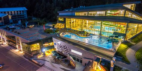 Moderný termálny aquapark v Poľsku