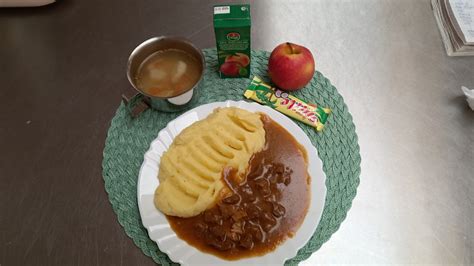 Fotografia zelerovo-cviklového pyré