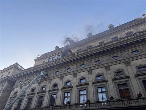 Fotografia interiéru kaštieľa alebo historickej budovy vhodnej pre svadbu
