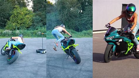 Cigánka na motorke počas fašiangovej obchôdzky, Záskalie, 1. pol. 20. stor.