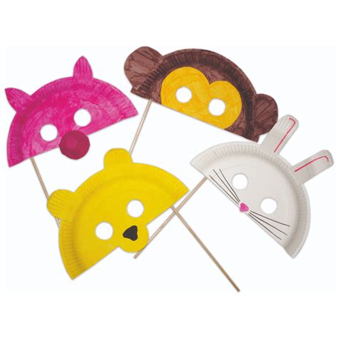 infografika s krokmi výroby masiek z papierových tanierov