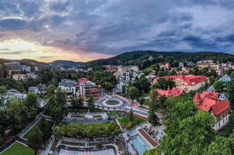 Fotografia: Panoramatický pohľad na Krynica-Zdrój a okolité Beskydy