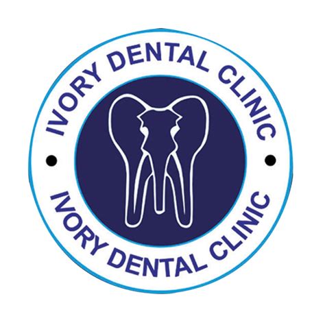 Tematická fotografia: Muži rôzneho veku a pôvodu, ktorí sa usmievajú a interagujú, zdôrazňujúc rozmanitosť mužskej identity.