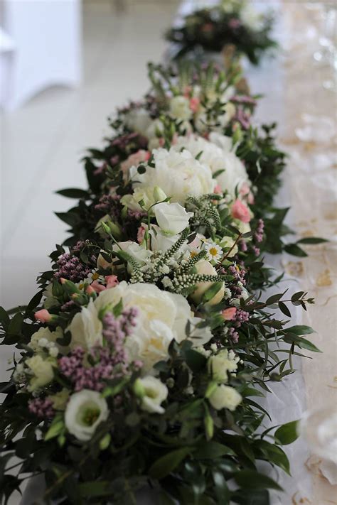 Svadobná kvetinová girlanda s eukalyptom