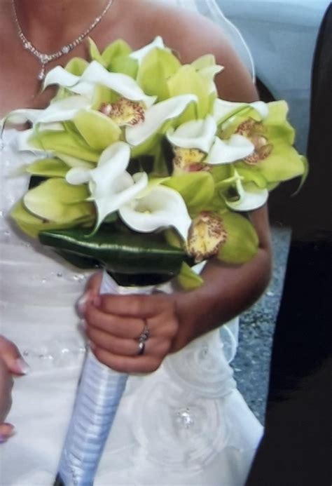 Ilustračná fotografia svadobnej kytice s jemným jablkovým detailom.