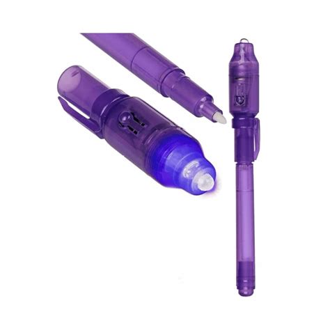 Zákulisie spisovateľa s rozpraskaným brkom a atramentom v poetickej atmosfére