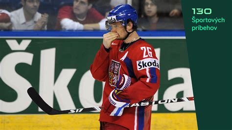 Ilustrácia mamy spievajúcej uspávanku dieťatku v kolíske