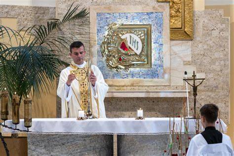 Schéma liturgického roka s vyznačeným sviatkom Krista Kráľa na jeho konci