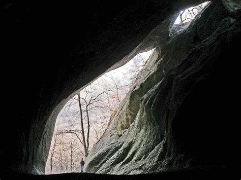 Fotografia vstupu do jaskyne Diera nad Pastorkom