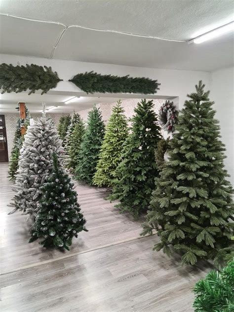 ilustrácia rôznych typov vianočných stromčekov 150 cm