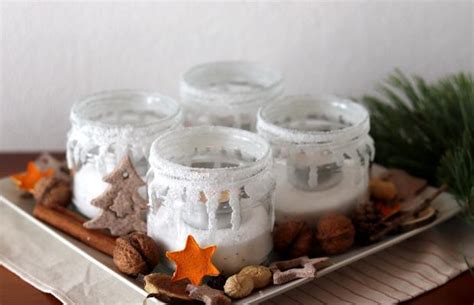 hotový vianočný svietnik z pohára so šuškou na hrdle