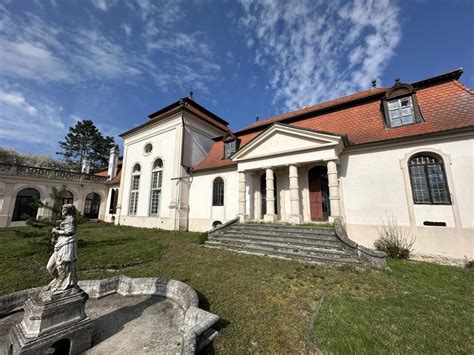 Detail historickej architektúry jedného z kaštieľov