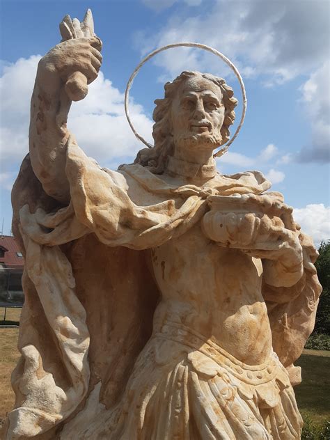 fotografia sochy sv. Vendelína pred reštaurátorskými prácami