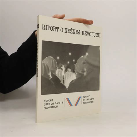 Tematická fotografia alebo infografika k Nežnej revolúcii