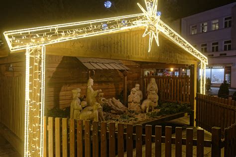 Inšpirácia pre rôzne typy betlehemov: papierový, z plastelíny, látkový