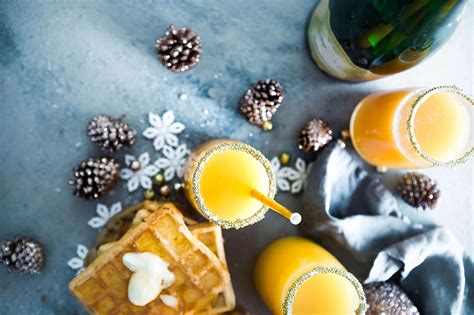 Catering na vianočný večierok, rôzne druhy jedál a nápojov