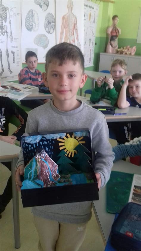 ilustrácia rieky alebo prúdu vody