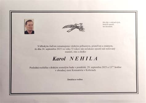 Pohľad na poslanca alebo úradníka oddávajúceho sobáš v obradnej sieni