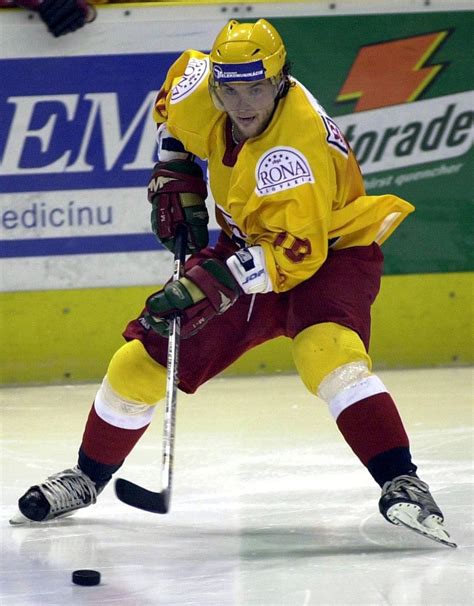 Marián Gáborík na ľade v drese tímu NHL