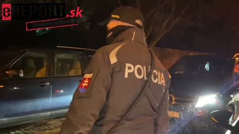 Ilustrácia policajnej prehliadky a výsluchu