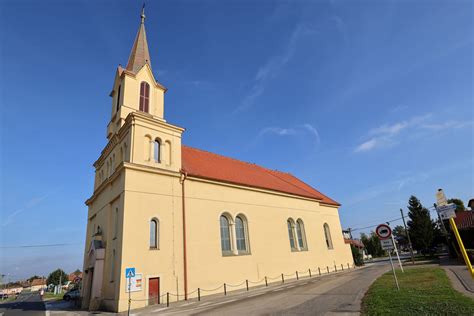 Neogotický Kostol sv. Floriána v Bystrej (exteriér)