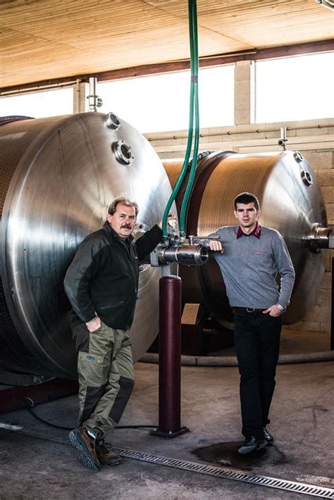 Fotografia moderného vinárskeho zariadenia v pivnici JM Vinárstva Doľany