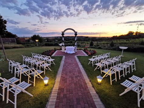 Tematické foto: Romantický civilný sobáš v záhrade kaštieľa