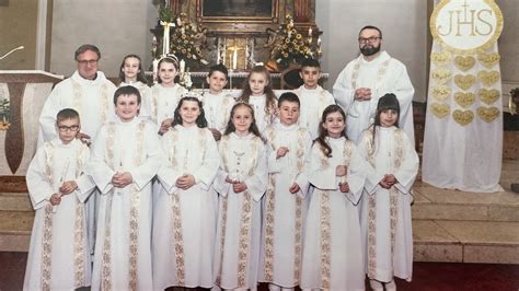 Zachytenie celej slávnosti prvého svätého prijímania pomocou viacerých kamier a profesionálneho vybavenia
