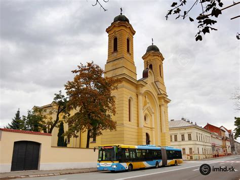Ikona gréckokatolíckeho chrámu so slávnostným sprievodom okolo neho