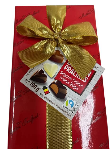 domáce čokoládové pralinky v tvare srdca v darčekovom balení