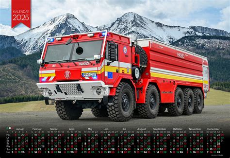 Hasiči v spoločenských uniformách na plese