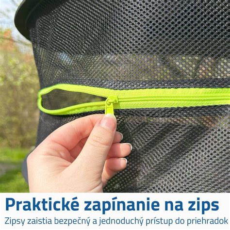 Ilustrácia tenkých plátkov chlebíčka pripravených na sušenie