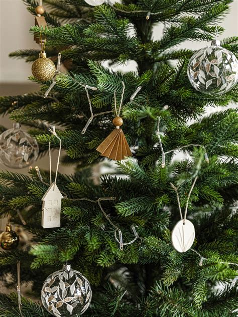 Príklady zemitej farebnej palety pre provensalskú vianočnú výzdobu