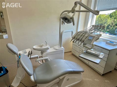 Tematické foto interiéru modernej zubnej ambulancie