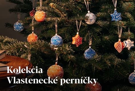 Tradičné ručne fúkané sklenené vianočné gule a drevené figúrky