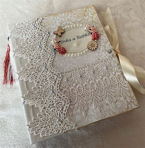 Príklady fliaš dekorovaných vo vintage štýle ako stredové dekorácie